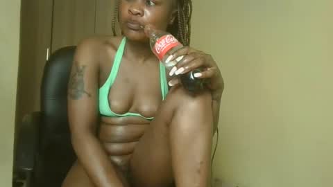 queenivy online show from 11/05/25, 05:24