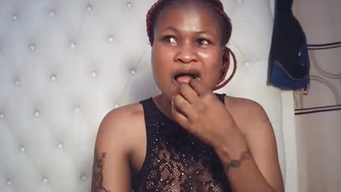 queenivy online show from 12/16/25, 12:26