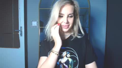 Snapshot of sexyquennina chatting on 03/03/26, 06:47 SexyQueenNina online show from 03/03/26, 06:47