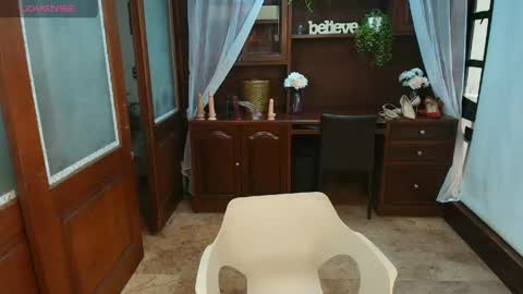 Snapshot of sexyrachel_ chatting on 05/22/26, 11:49 R A C H E L online show from 05/22/26, 11:49