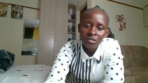 Snapshot of sexyreddebony chatting on 12/14/24, 01:16 sexyreddebony online show from 12/14/24, 01:16