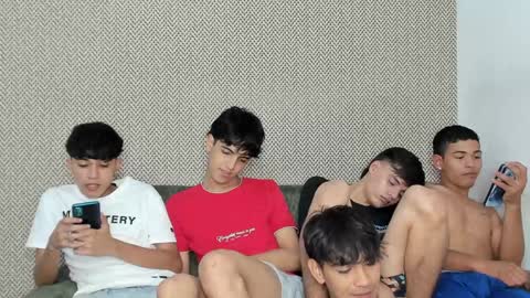Snapshot of sexys_boys18 chatting on 01/13/25, 08:26 MATIAS-18 THIAHO -18 MAX-19 NICOKALY-19 CAIN-19 MOD ESTEBAN online show from 01/13/25, 08:26