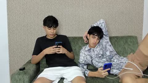 Snapshot of sexys_boys18 chatting on 01/15/25, 08:37 MATIAS-18 THIAHO -18 MAX-19 NICOKALY-19 CAIN-19 MOD ESTEBAN online show from 01/15/25, 08:37