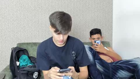Snapshot of sexys_boys18 chatting on 01/16/25, 01:58 MATIAS-18 THIAHO -18 MAX-19 NICOKALY-19 CAIN-19 MOD ESTEBAN online show from 01/16/25, 01:58