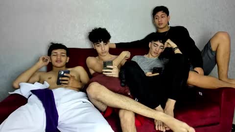 Snapshot of sexys_boys18 chatting on 03/04/25, 11:22 MATIAS-18 THIAHO -18 MAX-19 NICOKALY-19 CAIN-19 MOD ESTEBAN online show from 03/04/25, 11:22