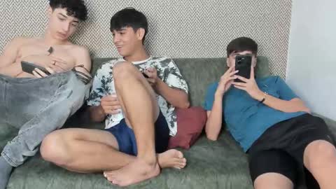 Snapshot of sexys_boys18 chatting on 03/06/25, 01:24 MATIAS-18 THIAHO -18 MAX-19 NICOKALY-19 CAIN-19 MOD ESTEBAN online show from 03/06/25, 01:24