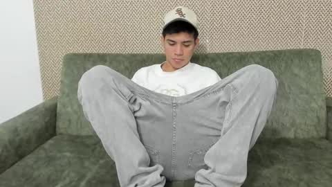 Snapshot of sexys_boys18 chatting on 09/29/25, 07:08 MATIAS-18 THIAHO -18 MAX-19 NICOKALY-19 CAIN-19 MOD ESTEBAN online show from 09/29/25, 07:08