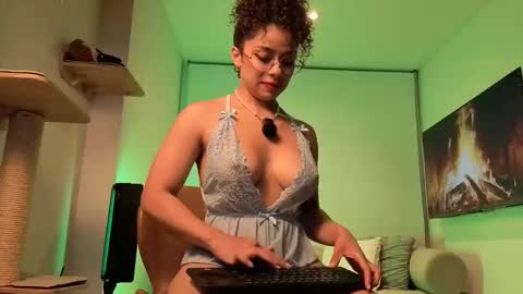 Ivanna and Esteban online show from 04/25/26, 09:45