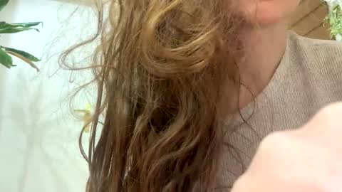Snapshot of sexysexydream chatting on 02/11/26, 06:13 Anya online show from 02/11/26, 06:13