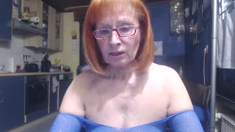 Snapshot of sexysilvie3112 chatting on 12/30/24, 03:13 Silvie online show from 12/30/24, 03:13
