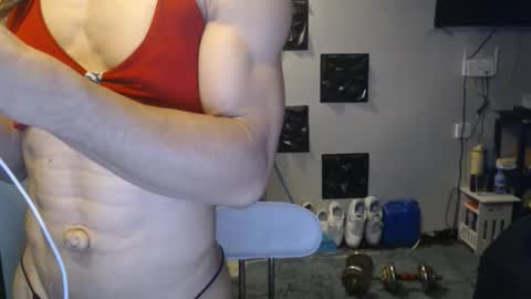 Snapshot of sexystrongcum chatting on 10/18/25, 09:43 sexystrongcum online show from 10/18/25, 09:43