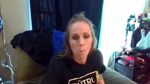 Snapshot of sexytillygurl chatting on 06/15/26, 04:53 sexytillygurl online show from 06/15/26, 04:53