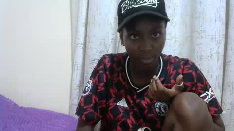 Snapshot of sexytinyy chatting on 12/15/25, 09:30 maria online show from 12/15/25, 09:30