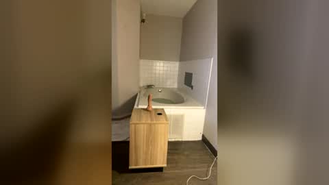 Smooth bi guy online show from 07/23/26, 08:23