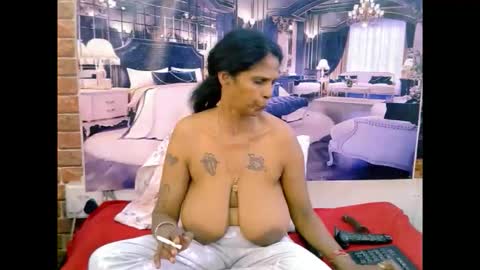 Snapshot of sexyva4u2luv chatting on 05/16/26, 08:22 sexyva4u2luv online show from 05/16/26, 08:22