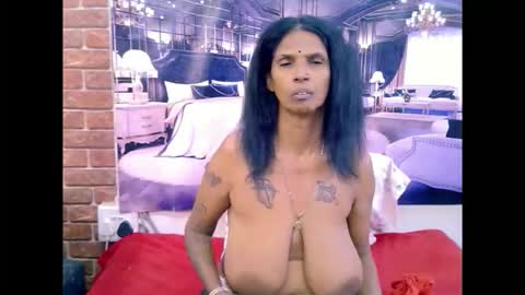 Snapshot of sexyva4u2luv chatting on 05/20/26, 06:47 sexyva4u2luv online show from 05/20/26, 06:47