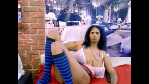 Snapshot of sexyva4u2luv chatting on 05/26/26, 05:58 sexyva4u2luv online show from 05/26/26, 05:58