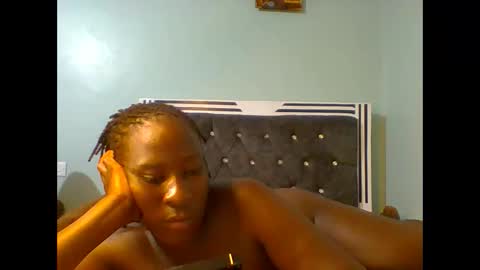 VIVIAN online show from 02/05/25, 08:14