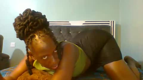 VIVIAN online show from 03/01/25, 08:42