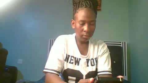 VIVIAN online show from 12/15/25, 09:57