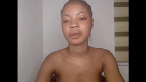 sexyxpeach online show from 10/27/25, 02:59