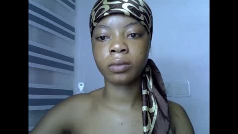 sexyxpeach online show from 12/01/25, 06:35