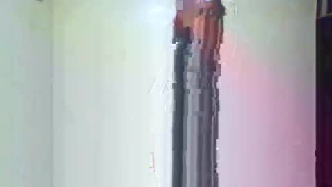 Snapshot of sexyy_tiny chatting on 02/04/25, 12:22 Mel online show from 02/04/25, 12:22