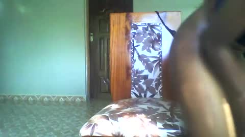 Snapshot of sexyy_tiny chatting on 02/09/25, 01:25 Mel online show from 02/09/25, 01:25