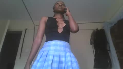 Snapshot of sexyy_tiny chatting on 09/15/25, 10:48 Mel online show from 09/15/25, 10:48