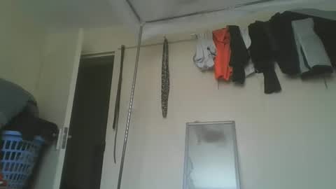 Snapshot of sexyy_tiny chatting on 10/13/25, 10:48 Mel online show from 10/13/25, 10:48