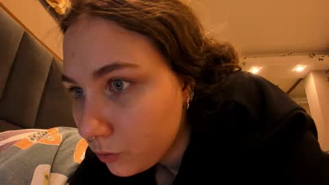 Snapshot of shadow_raffi chatting on 10/16/25, 03:29 shadow_raffi online show from 10/16/25, 03:29