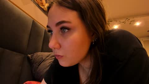 Snapshot of shadow_raffi chatting on 10/24/25, 12:41 shadow_raffi online show from 10/24/25, 12:41