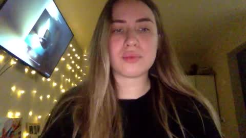 Snapshot of shadowx_dahlia chatting on 10/29/25, 04:20 shadowx_dahlia online show from 10/29/25, 04:20