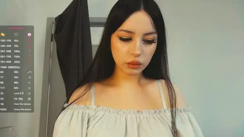 shaecatalina online show from 06/04/26, 07:47