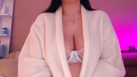 Mila online show from 03/28/26, 06:24