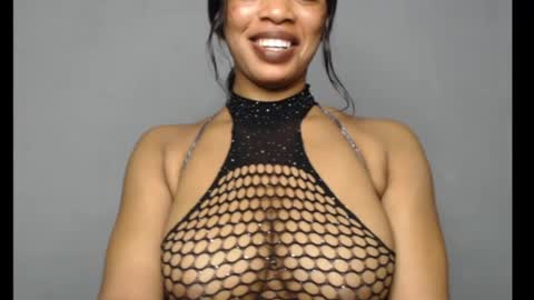 Snapshot of shallie_x chatting on 07/10/26, 03:25 ESTHER online show from 07/10/26, 03:25
