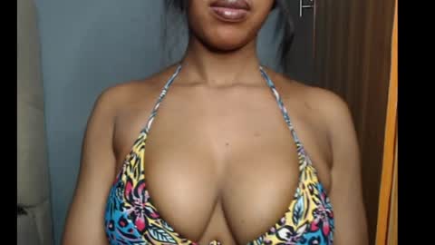 Snapshot of shallie_x chatting on 07/31/26, 09:19 ESTHER online show from 07/31/26, 09:19