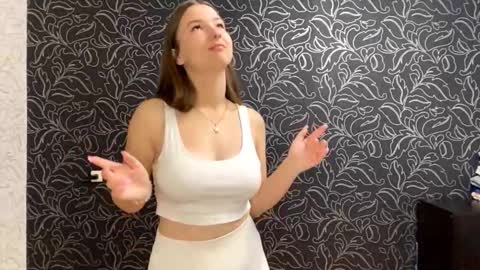 Iris online show from 09/16/25, 07:15