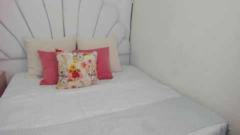 Snapshot of shamara_thomson chatting on 10/17/25, 10:45 Shamara Thomson online show from 10/17/25, 10:45