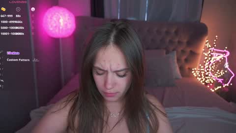 Snapshot of shame_lesss chatting on 02/08/25, 11:44 Lessi online show from 02/08/25, 11:44