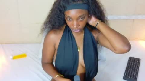 Snapshot of shamira_moore chatting on 10/08/25, 08:17 Catalina online show from 10/08/25, 08:17