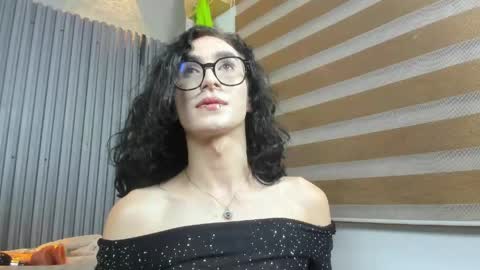 Snapshot of shammy_rosse chatting on 05/17/26, 08:12 shammy_rosse online show from 05/17/26, 08:12