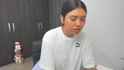 Snapshot of shanabellucy chatting on 12/20/24, 02:49 onlyfans shanabellucy online show from 12/20/24, 02:49