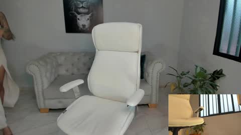 Snapshot of shanabellucy chatting on 01/10/25, 11:33 onlyfans shanabellucy online show from 01/10/25, 11:33