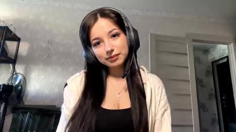 Viola online show from 10/21/25, 06:14