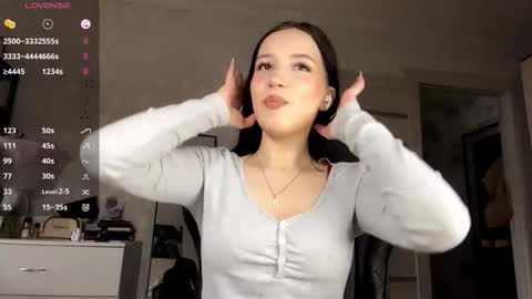 Viola online show from 11/08/25, 06:46