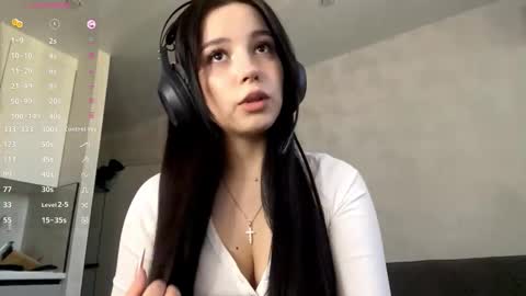 Viola online show from 11/24/25, 07:30