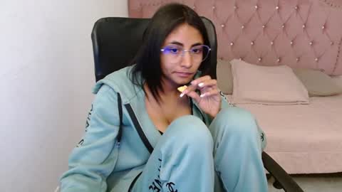 shanelle online show from 02/08/25, 06:12