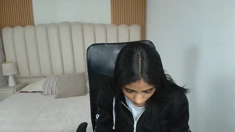 shanelle online show from 03/25/26, 03:01