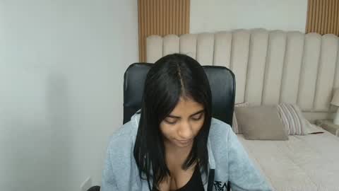 shanelle online show from 04/10/26, 03:23